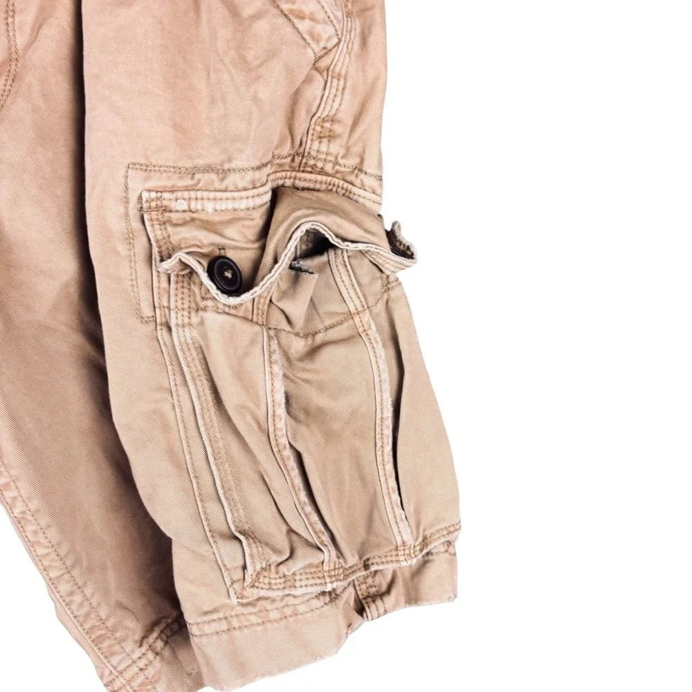 American Eagle Outfitters Very Y2K Classic Cargo Shorts – Sz 38 (Excellent)